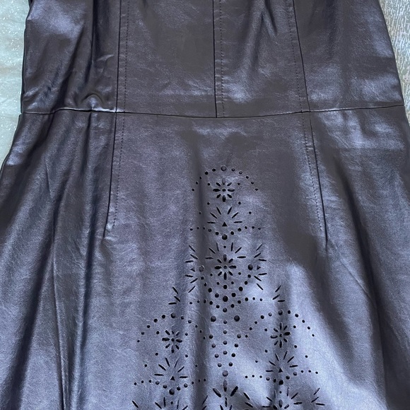 🔥 FAUX LEATHER LASER CUT DRESS - Picture 2 of 7